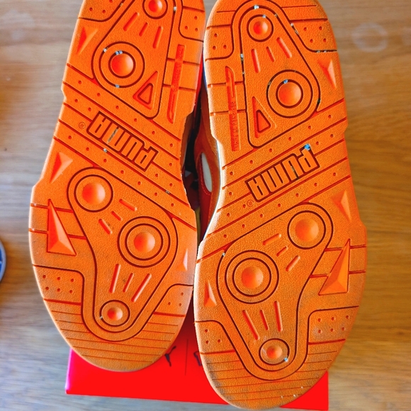 PUMA x Pokemon Slipstream Charmander Jr size 7 EUC - Picture 2 of 8